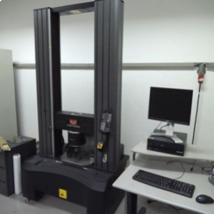 Instron 5985 anyagvizsgáló